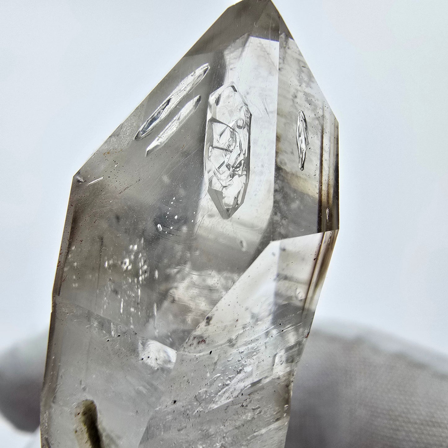 Enhydro Phantom Rauchquarz Zepter Spitze 1x Blase Goboboseb, Namibia 46*22*20mm