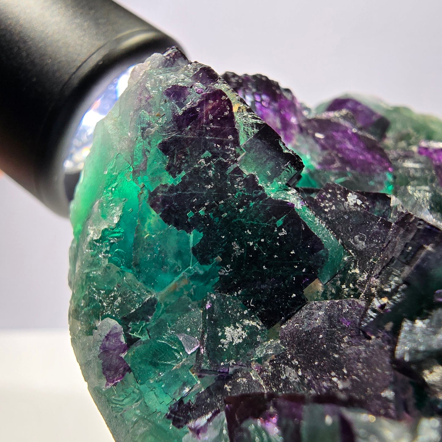 Grand spécimen de cube de fluorite fantôme vert violet zonal 11:11 Angel Pocket, Namibie 80*73*30mm 