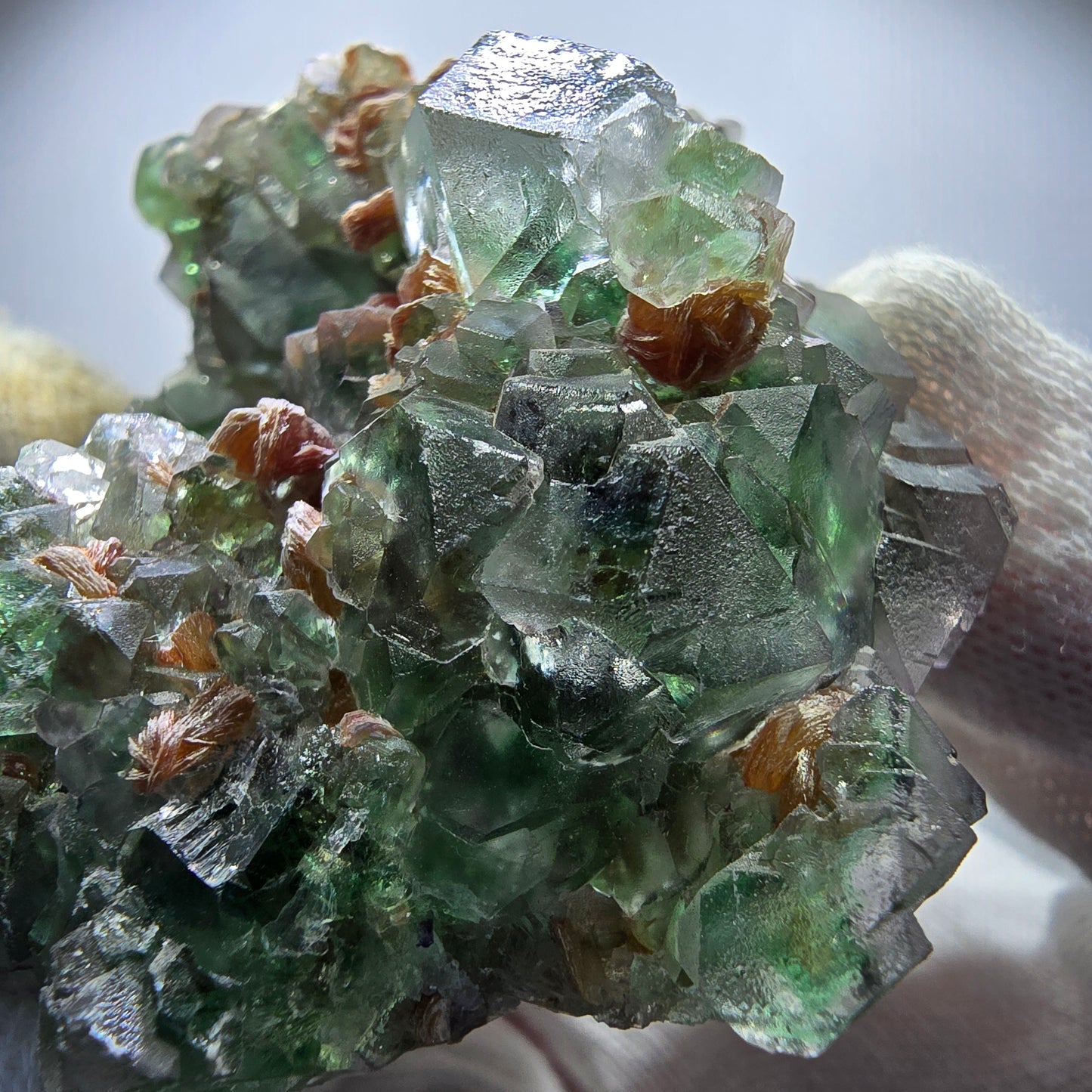 Phantom Fluorit Würfel, Hyalit, Muskovit (UV) Stufe Erongo, Namibia 70*63*36mm