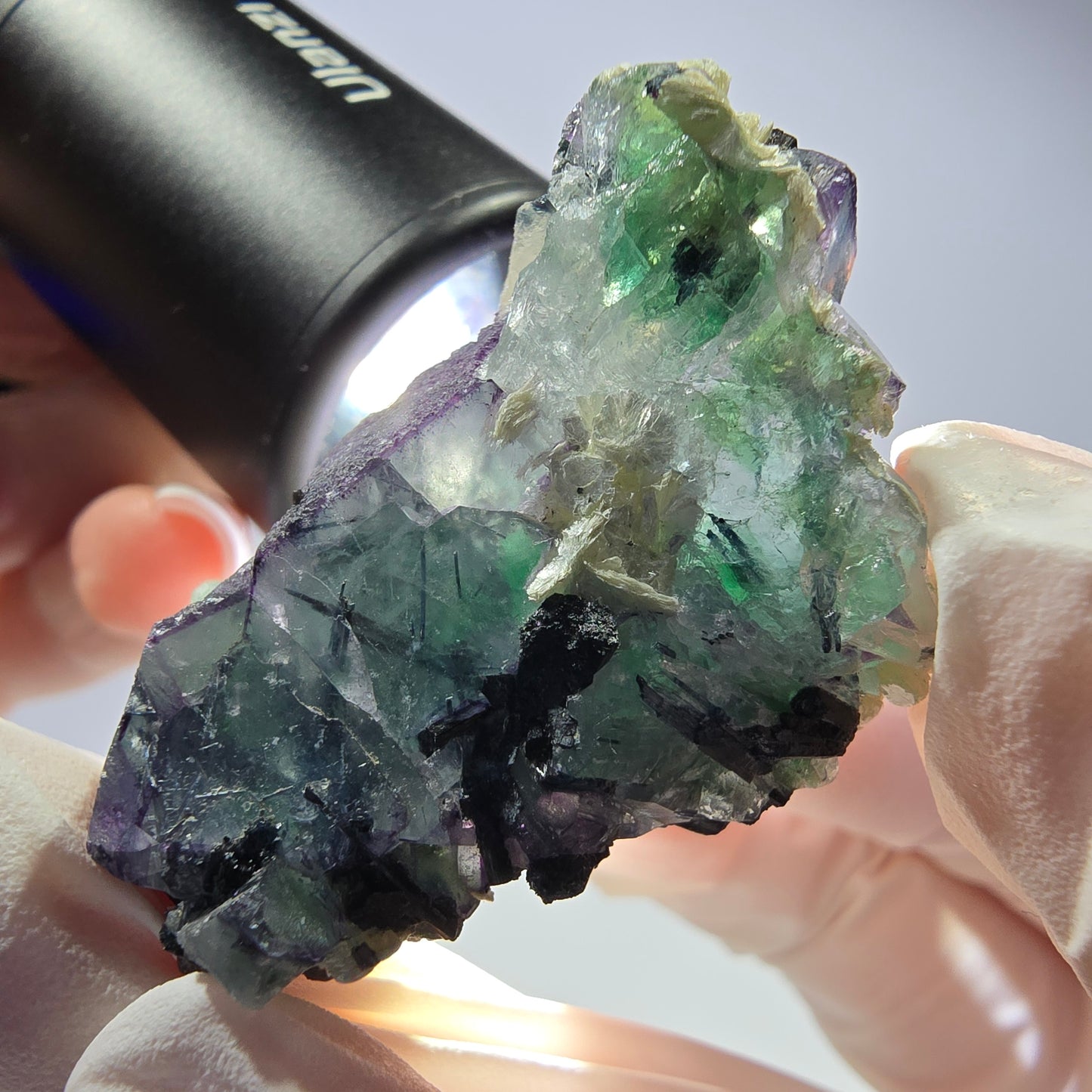 Cube de fluorite fantôme, zonal, muscovite, spécimen de tourmaline Schorl, Erongo, Namibie, 40 x 27 x 17 mm 