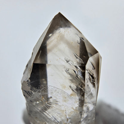 Enhydro Phantom Smoky Quartz Sceptre Tip 1x Bubble Goboboseb, Namibie 42*15*11mm 