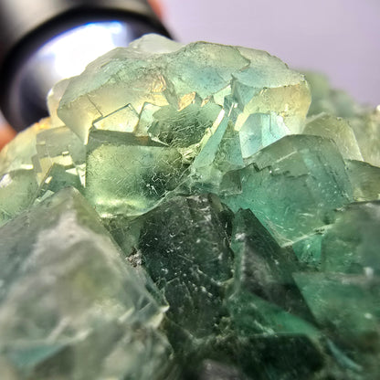 Cube de fluorite fantôme vert étagé Okorusu, Namibie 61 x 42 x 20 mm 