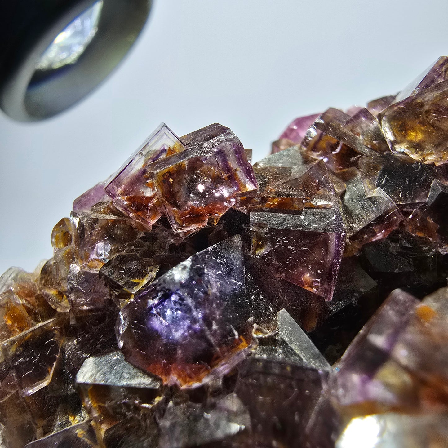 Rare spécimen de cube de fluorite fantôme, violet jaune Okorusu Namibie 63*59*34mm 