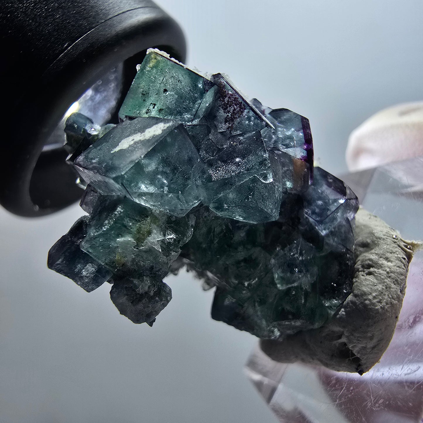Spécimen rare de fluorite fantôme et de tourmaline schorl, Erongo, Namibie, 28 x 22 x 21 mm, n° 12003 