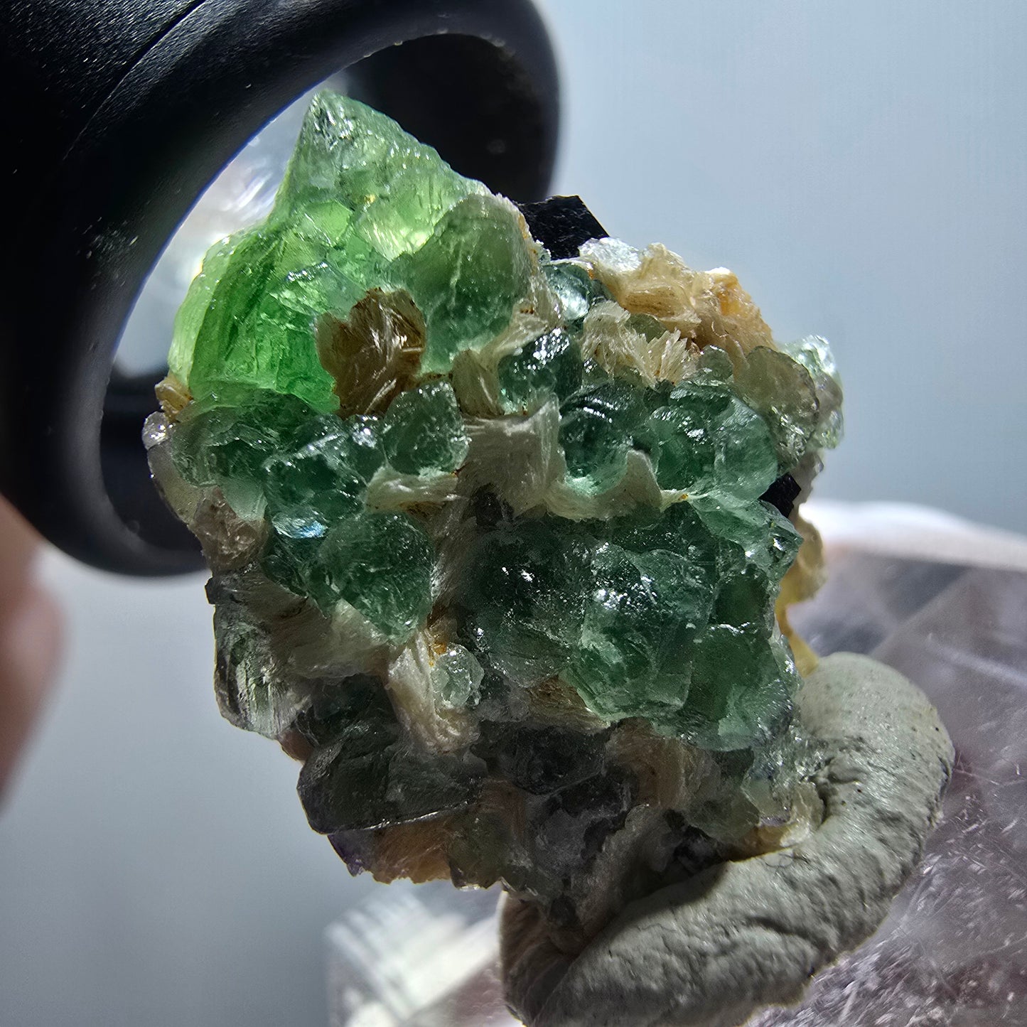 Fluorite fantôme, tourmaline Schörl, muscovite Stage Erongo, Namibie 24*21*15mm #12037 