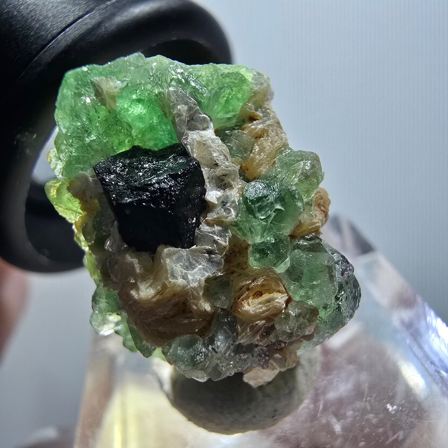 Fluorite fantôme, tourmaline Schörl, muscovite Stage Erongo, Namibie 24*21*15mm #12037 