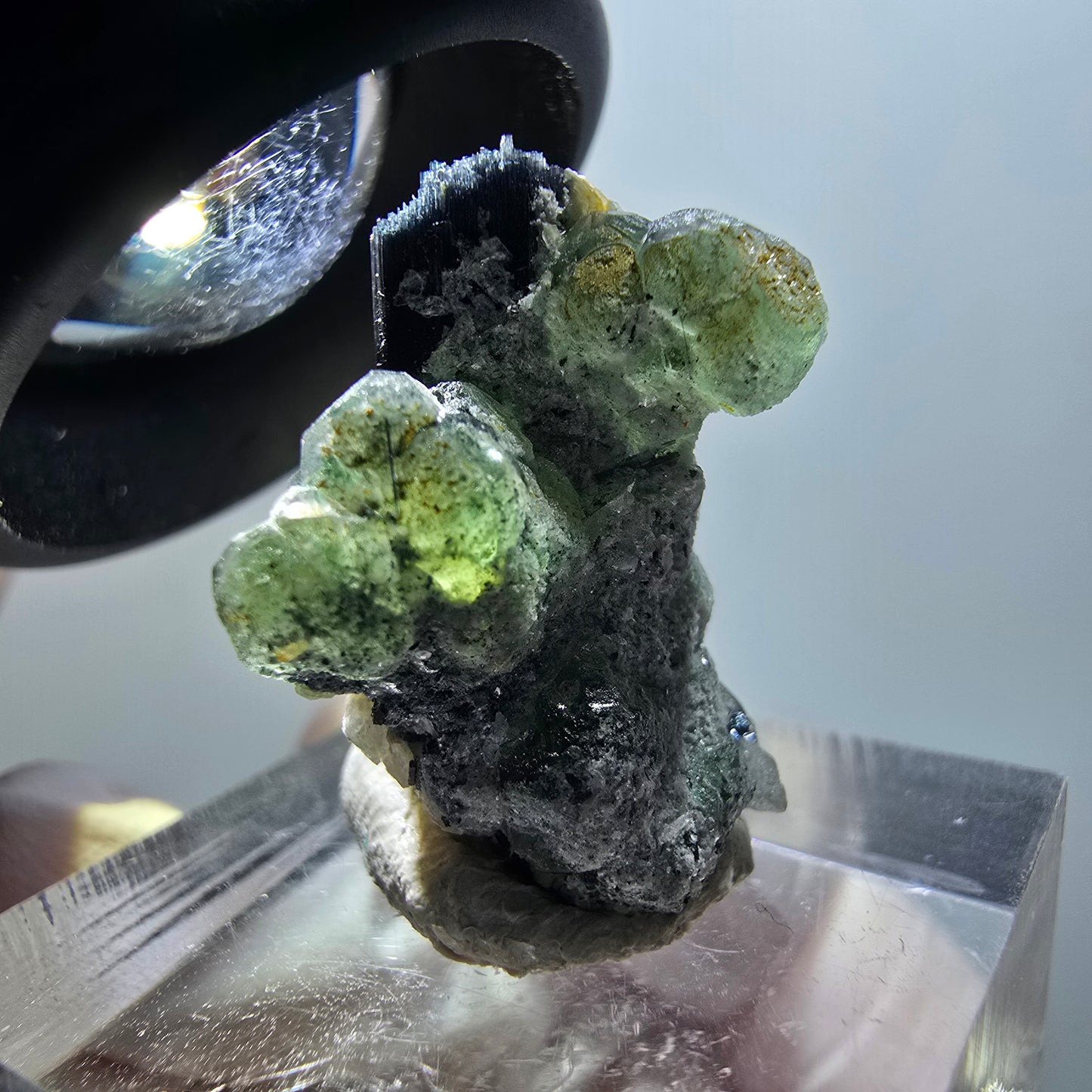 Phantom Fluorit, Schörl Turmalin, Muskovit Stufe Erongo, Namibia 25*19*16mm #12043