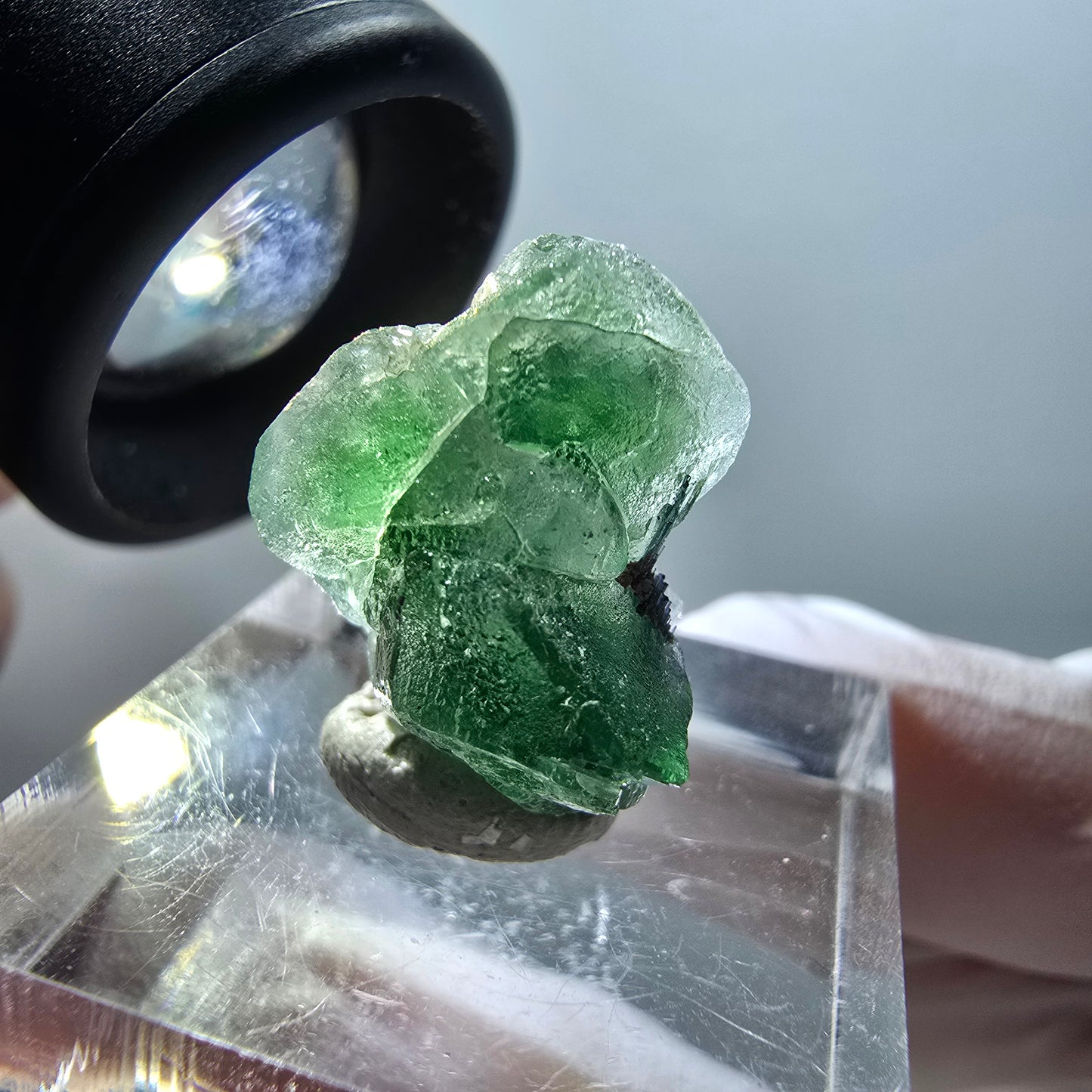 Spécimen rare de fluorite fantôme et de tourmaline schorl, Erongo, Namibie, 18*16*12 mm, n° 12049 