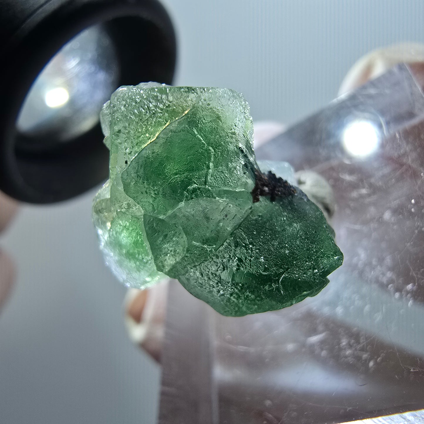 Spécimen rare de fluorite fantôme et de tourmaline schorl, Erongo, Namibie, 18*16*12 mm, n° 12049 