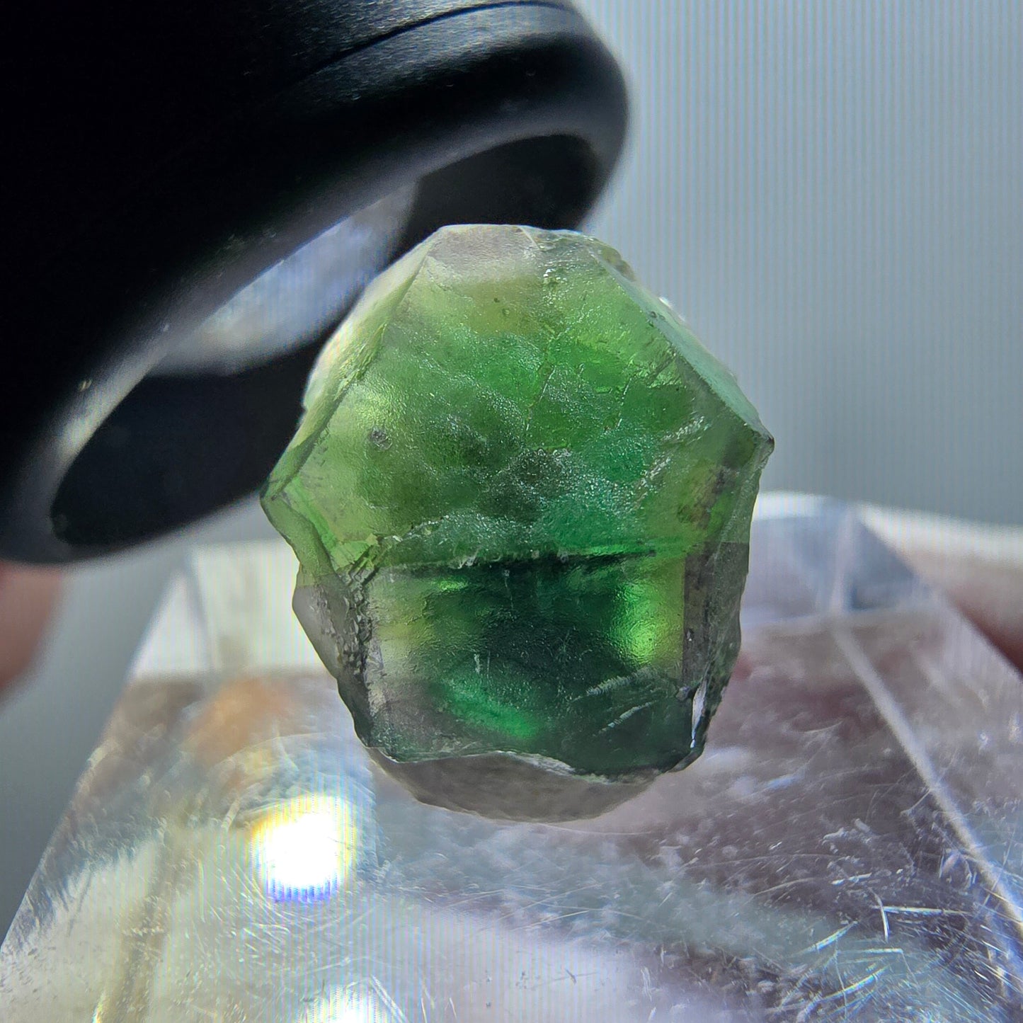 Phantom Fluorit hexagonal Würfel mit Muskovit Erongo, Namibia 13*11*10mm #12059