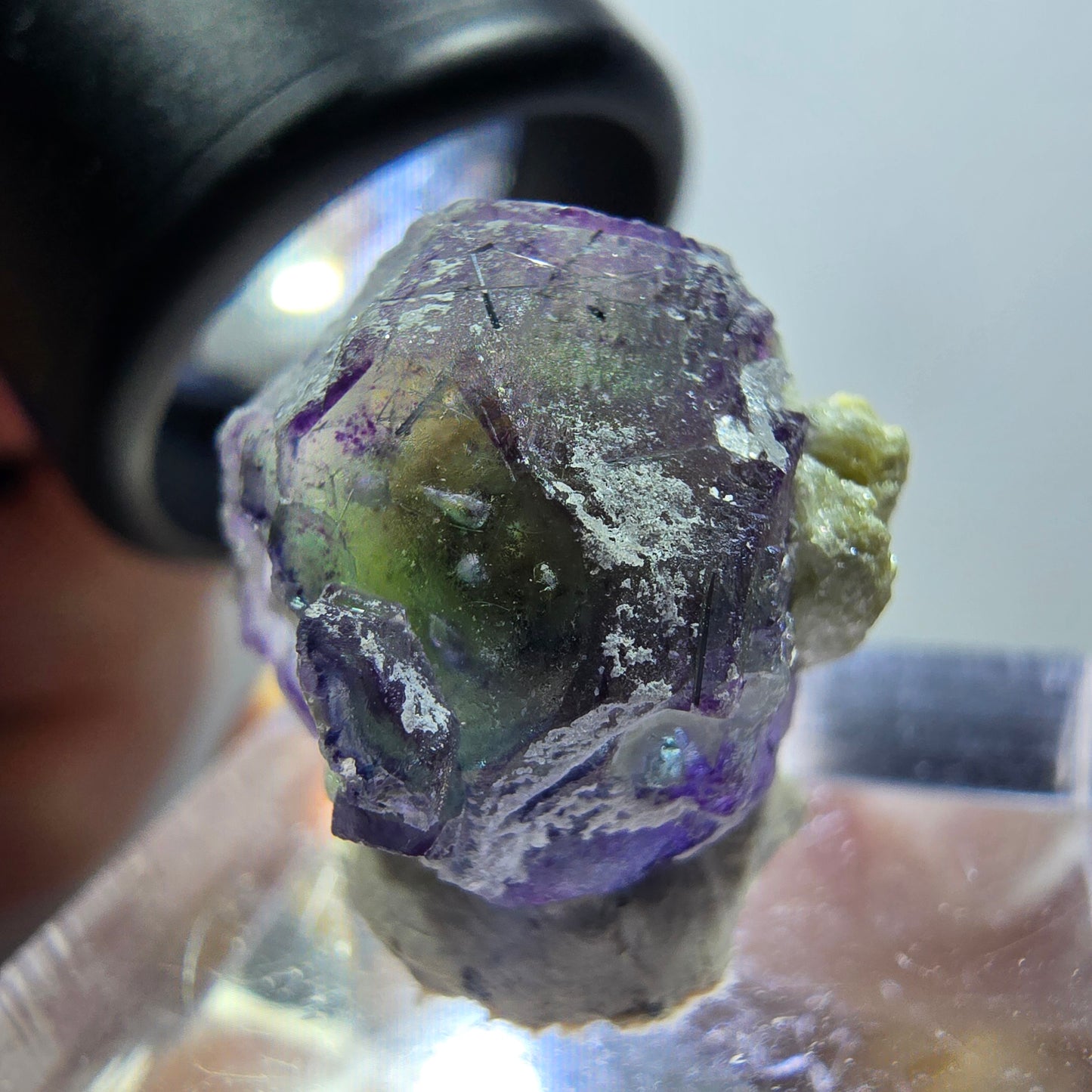 Phantom Fluorit hexagonal Würfel mit Muskovit Erongo, Namibia 17*16*16mm #12071