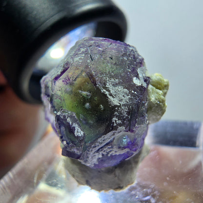 Phantom Fluorit hexagonal Würfel mit Muskovit Erongo, Namibia 17*16*16mm #12071