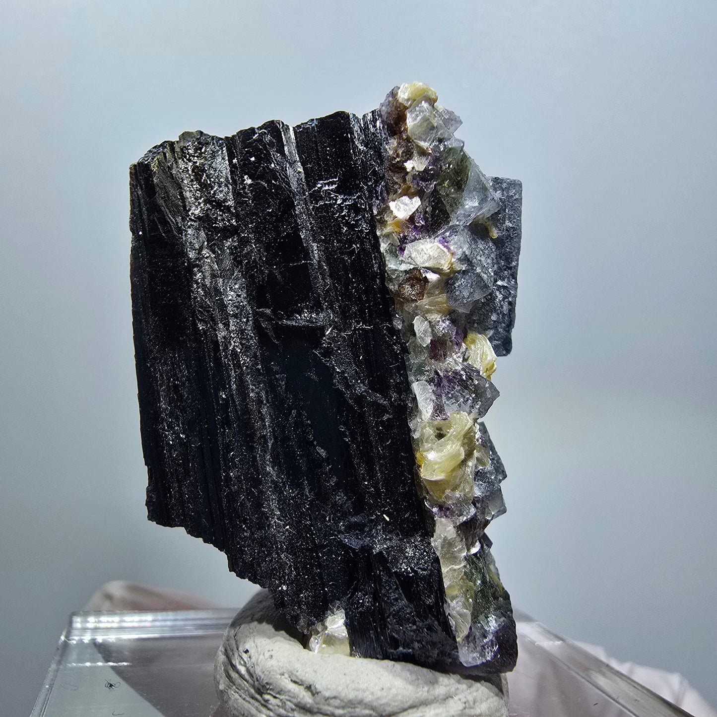 Bunte Phantom Fluorit, Schörl Turmalin, Muskovit, Hyalit Stufe Erongo, Namibia 45*29*24mm #12113