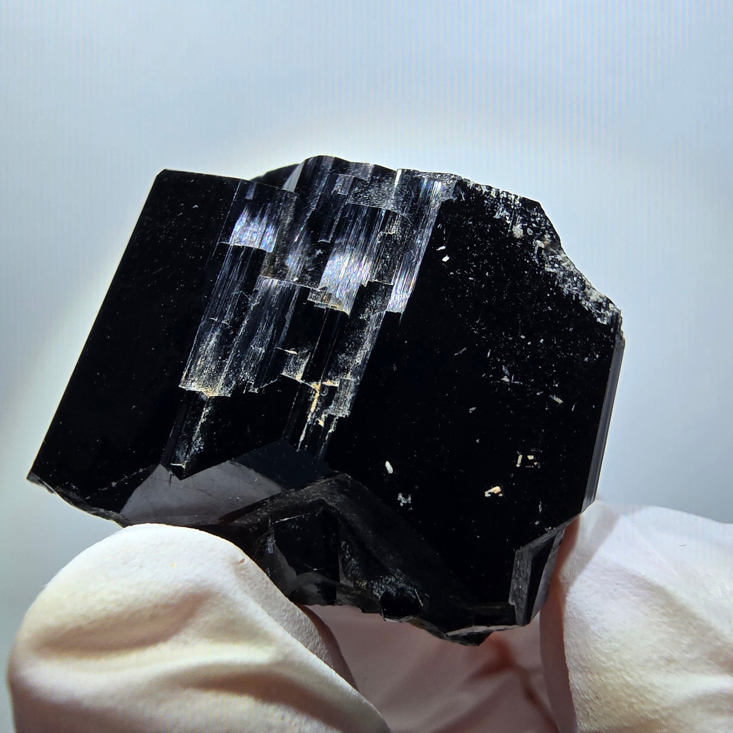 Rare cristal de tourmaline schorl symétrique, Erongo, Namibie, 31*29*26 mm #12138