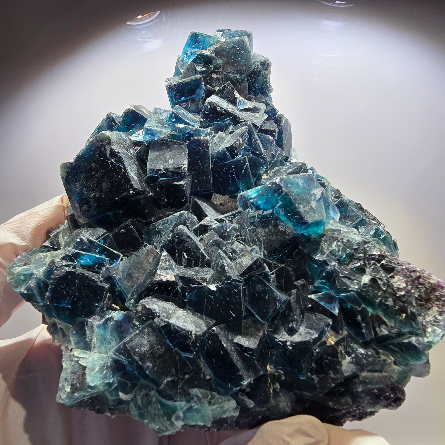 Cube XL Phantom Fluorite Step, poche papillon bleue, Namibie 120*104*76 mm 