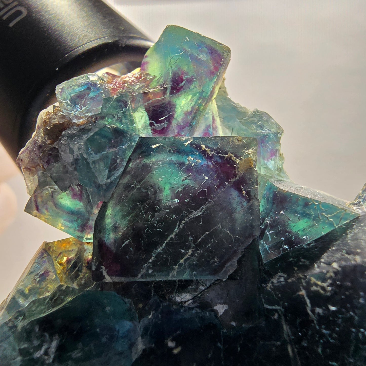 Spécimen cubique de fluorite fantôme, poche papillon bleue, Okorusu, Namibie 64*62*22 mm 