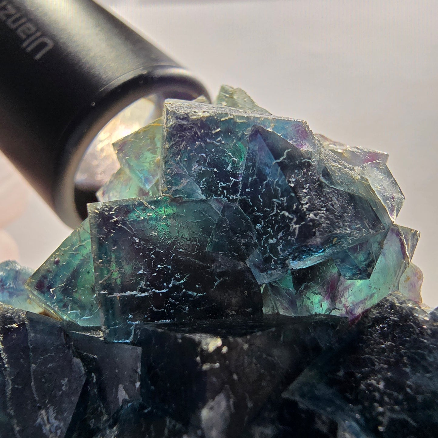 Spécimen cubique de fluorite fantôme, poche papillon bleue, Okorusu, Namibie 64*62*22 mm 