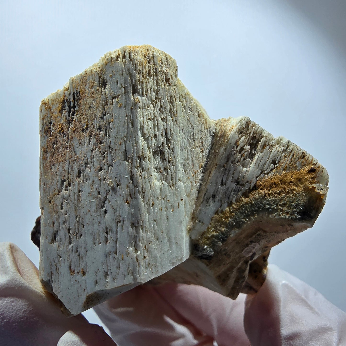 Opale hyalite rare, spécimen d'orthose d'Erongo, Namibie, 64*59*48 mm, n° 12178 