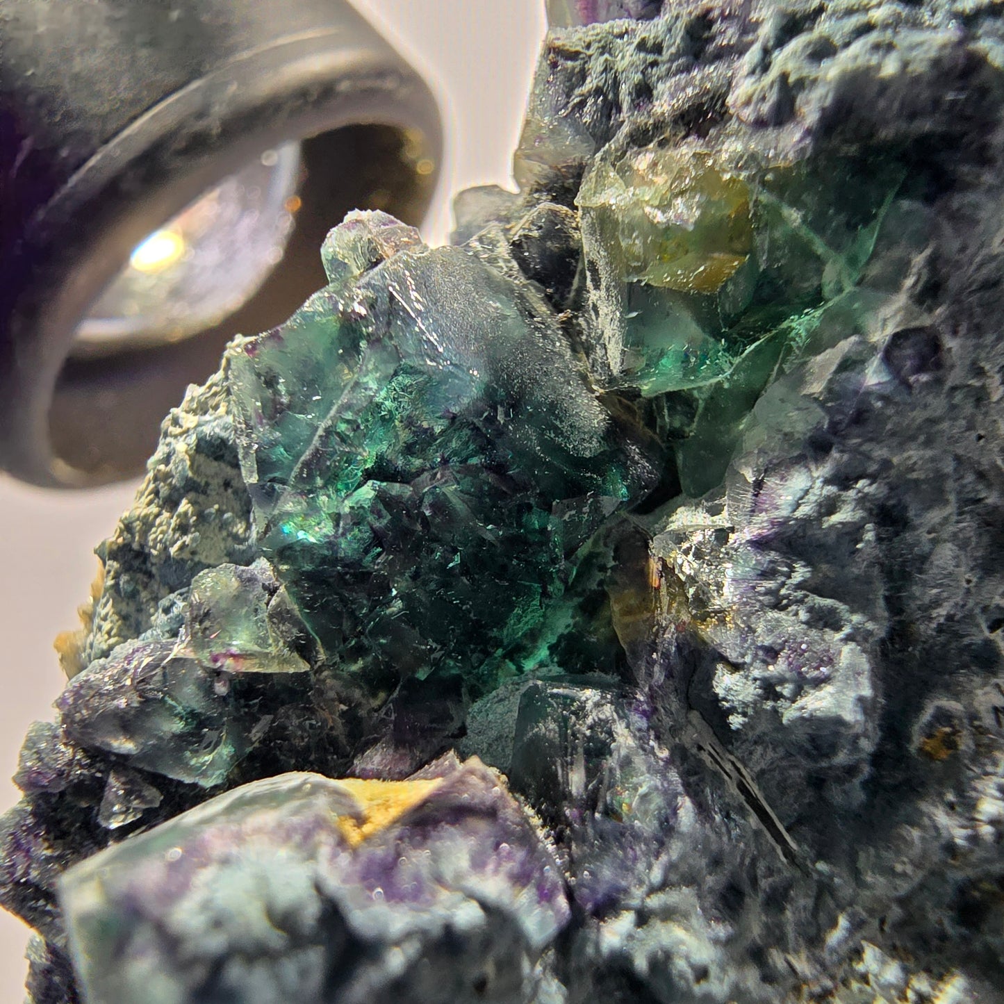 Rare spécimen de cube de fluorite, tourmaline schorl et orthose, Erongo, Namibie, 89 x 78 x 44 mm, n° 12185 