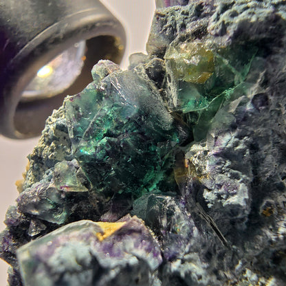 Rare spécimen de cube de fluorite, tourmaline schorl et orthose, Erongo, Namibie, 89 x 78 x 44 mm, n° 12185 