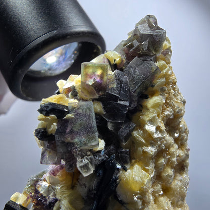 Spécimen de fluorite fantôme colorée, tourmaline schorl, muscovite, hyalite, Erongo, Namibie 78*52*48mm #12188 