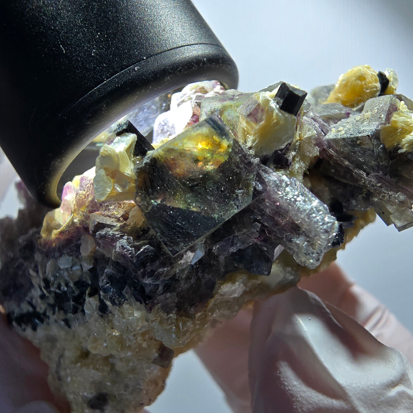 Spécimen de fluorite fantôme colorée, tourmaline schorl, muscovite, hyalite, Erongo, Namibie 78*52*48mm #12188 