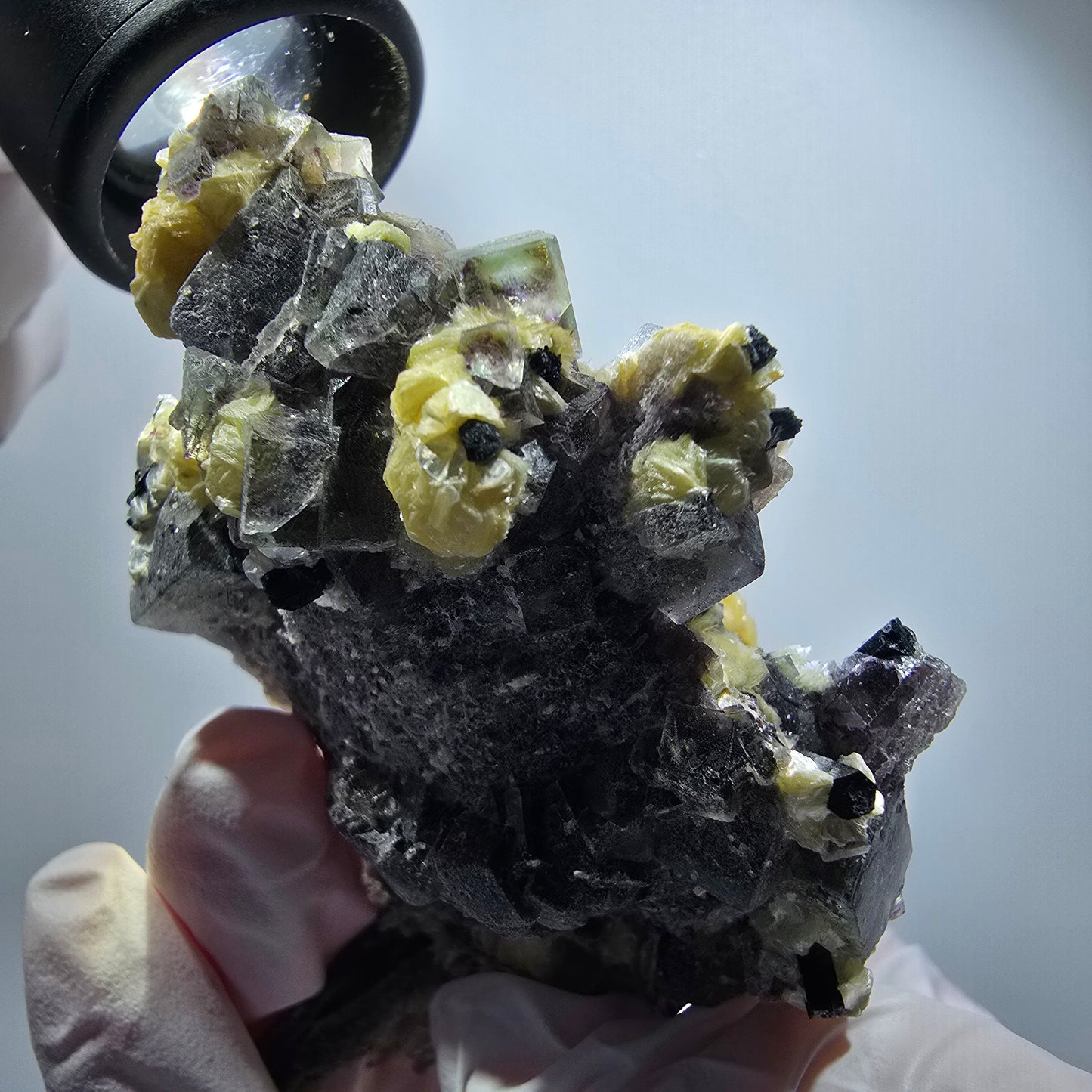 Spécimen de fluorite fantôme colorée, tourmaline schorl, muscovite, hyalite, Erongo, Namibie 78*52*48mm #12188 