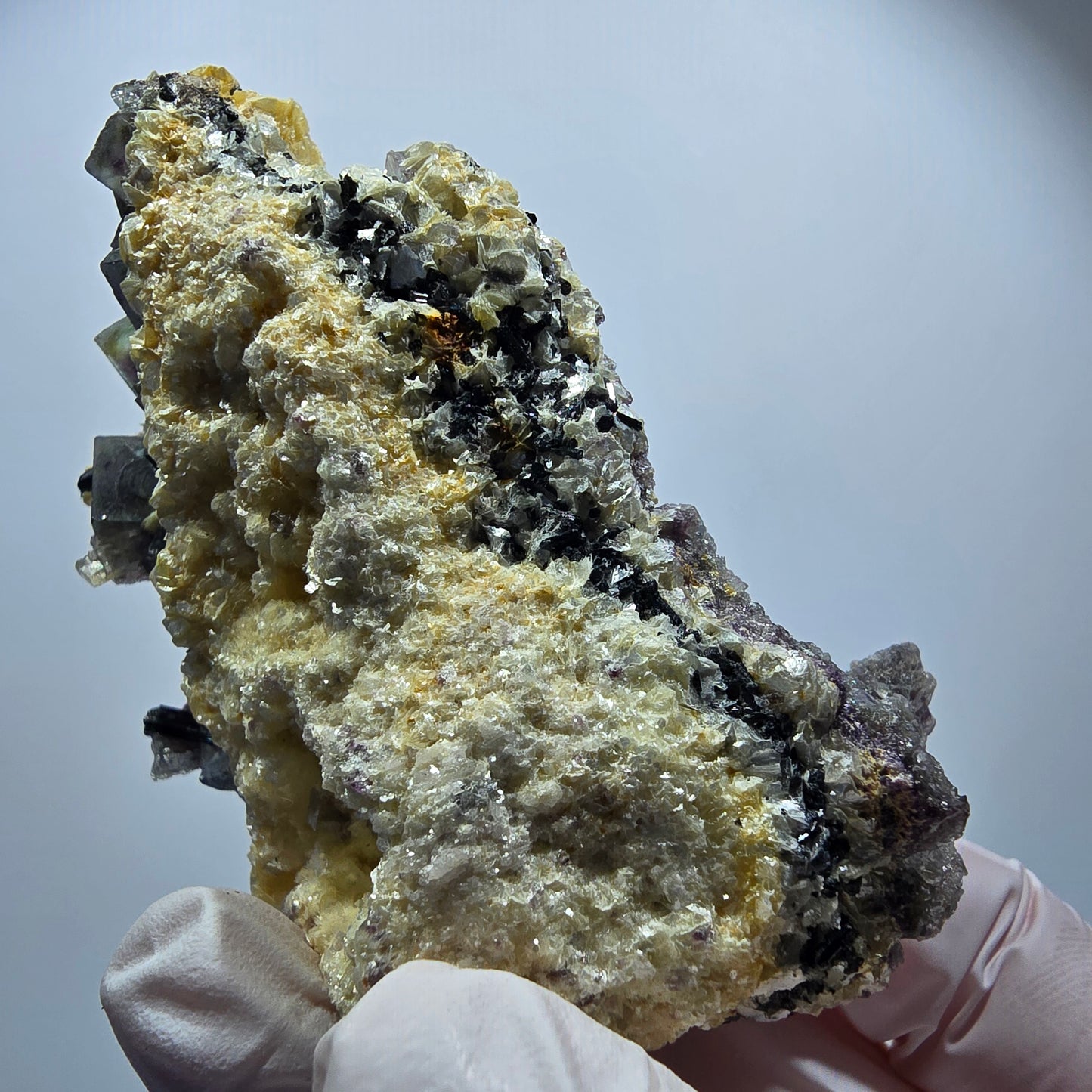 Spécimen de fluorite fantôme colorée, tourmaline schorl, muscovite, hyalite, Erongo, Namibie 78*52*48mm #12188 