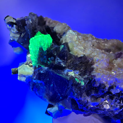 Spécimen de fluorite fantôme colorée, tourmaline schorl, muscovite, hyalite, Erongo, Namibie 78*52*48mm #12188 
