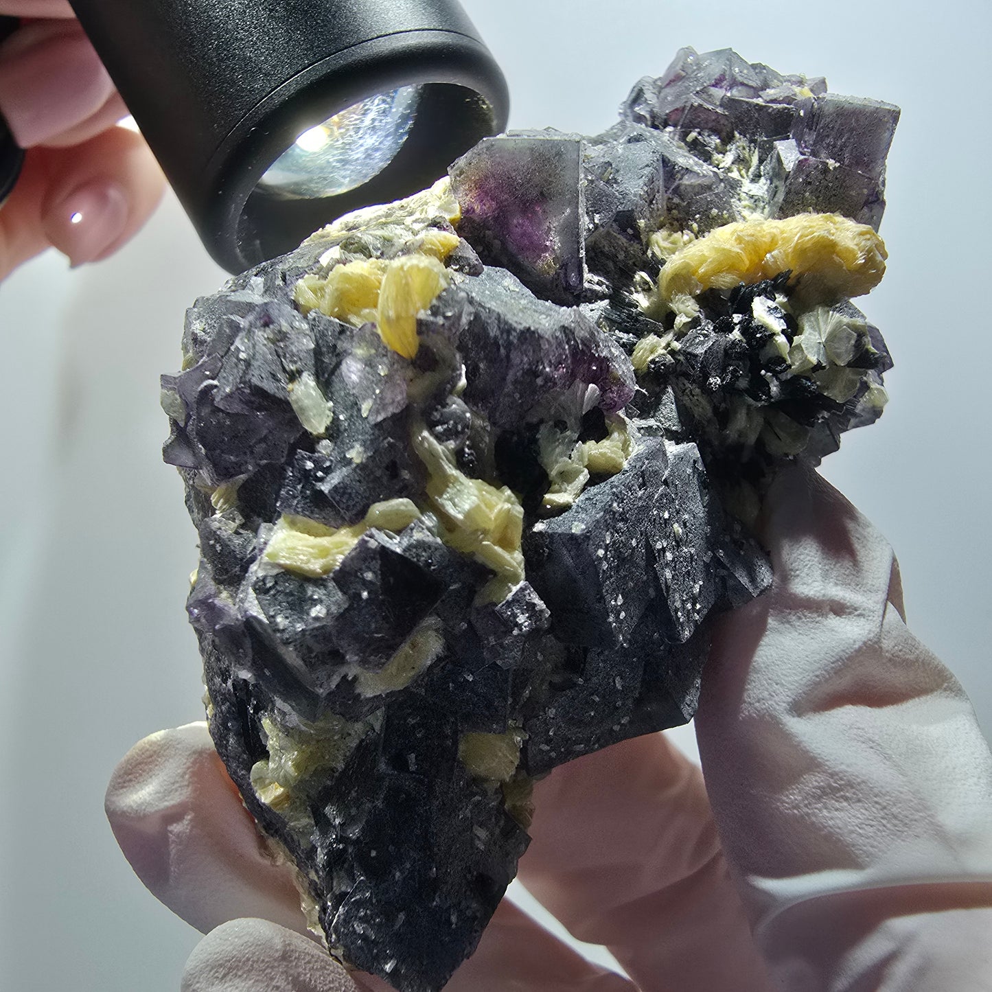 Spécimen de fluorite fantôme colorée, tourmaline schorl, muscovite, hyalite, Erongo, Namibie 79*49*39mm #12193 