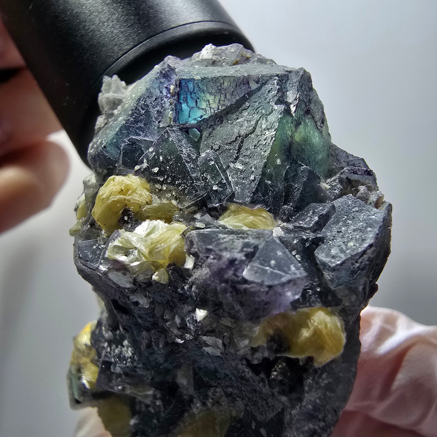 Bunte Phantom Fluorit, Schörl Turmalin, Muskovit, Hyalit Stufe Erongo, Namibia 74*45*30mm #12198