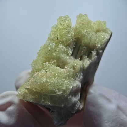 Opale hyalite rare, spécimen d'orthoclase (minéral UV) Erongo, Namibie 37*30*21mm #12229 