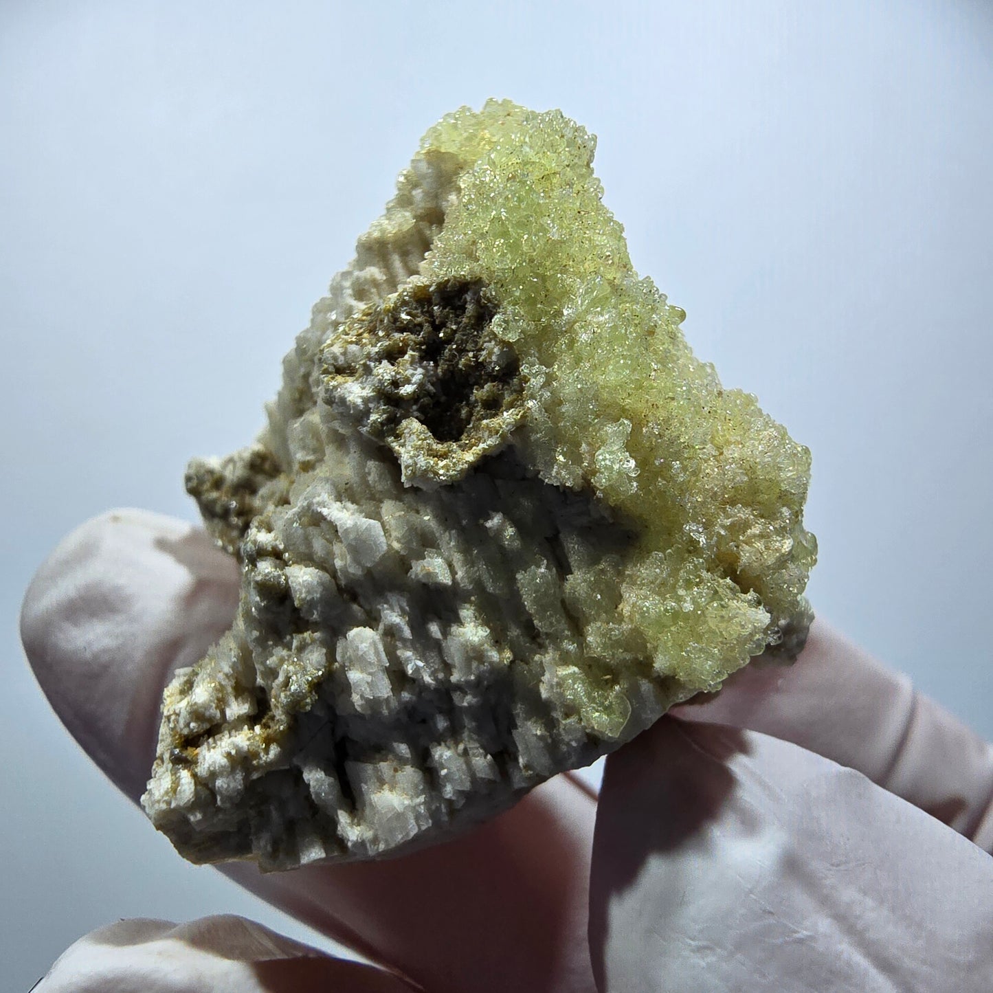 Opale hyalite rare, spécimen d'orthoclase (minéral UV) Erongo, Namibie 37*30*21mm #12229 