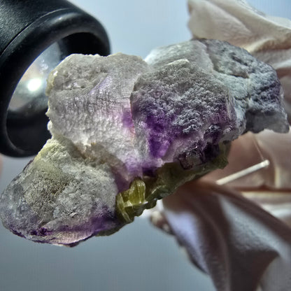 Spécimen rare de fluorite fantôme et de muscovite, Erongo, Namibie, 45 x 31 x 24 mm, n° 12265 