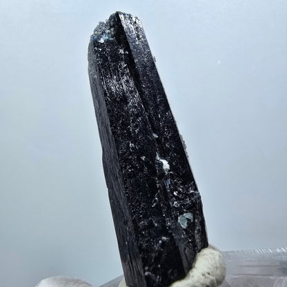 Spécimen rare de tourmaline schorl et de fluorite, Erongo, Namibie, 40 x 13 x 10 mm, n° 12285 