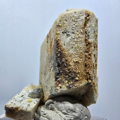 Opale hyalite rare, spécimen d'orthose (minéral UV), Erongo, Namibie, 43*24*30 mm, n° 12287 