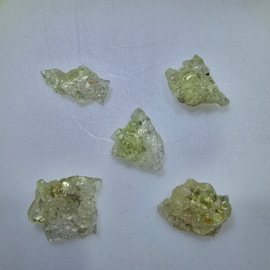 Lot de 5 écailles d'opale hyalite (minéral UV) Erongo, Namibie 14-18 mm #12300 