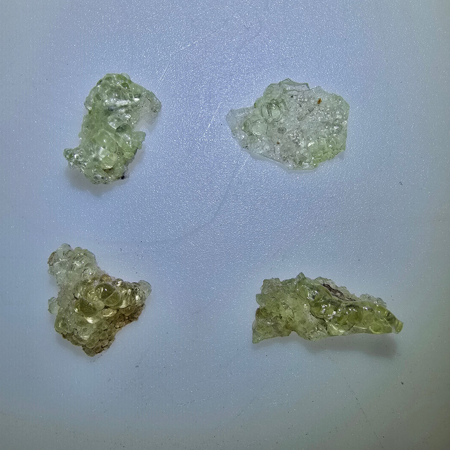 4er Lot Hyalit Opal Stufen (UV Mineral) Erongo, Namibia 14-19mm #12302