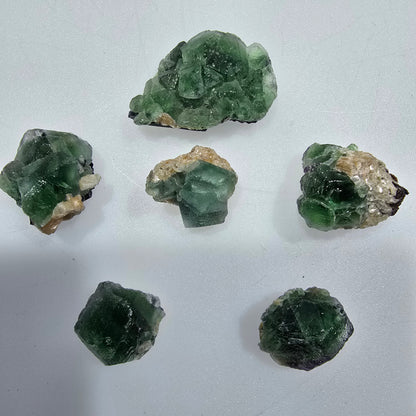 Lot de 5 pierres : fluorite fantôme, muscovite, tourmaline Schörl, Erongo, Namibie, 13-26 mm, réf. 12313 