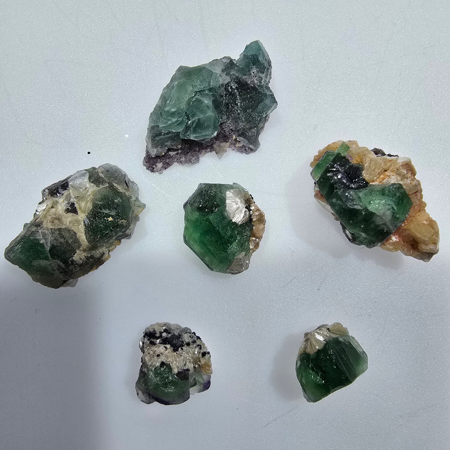 Lot de 5 pierres : fluorite fantôme, muscovite, tourmaline Schörl, Erongo, Namibie, 14-29 mm, n° 12316 