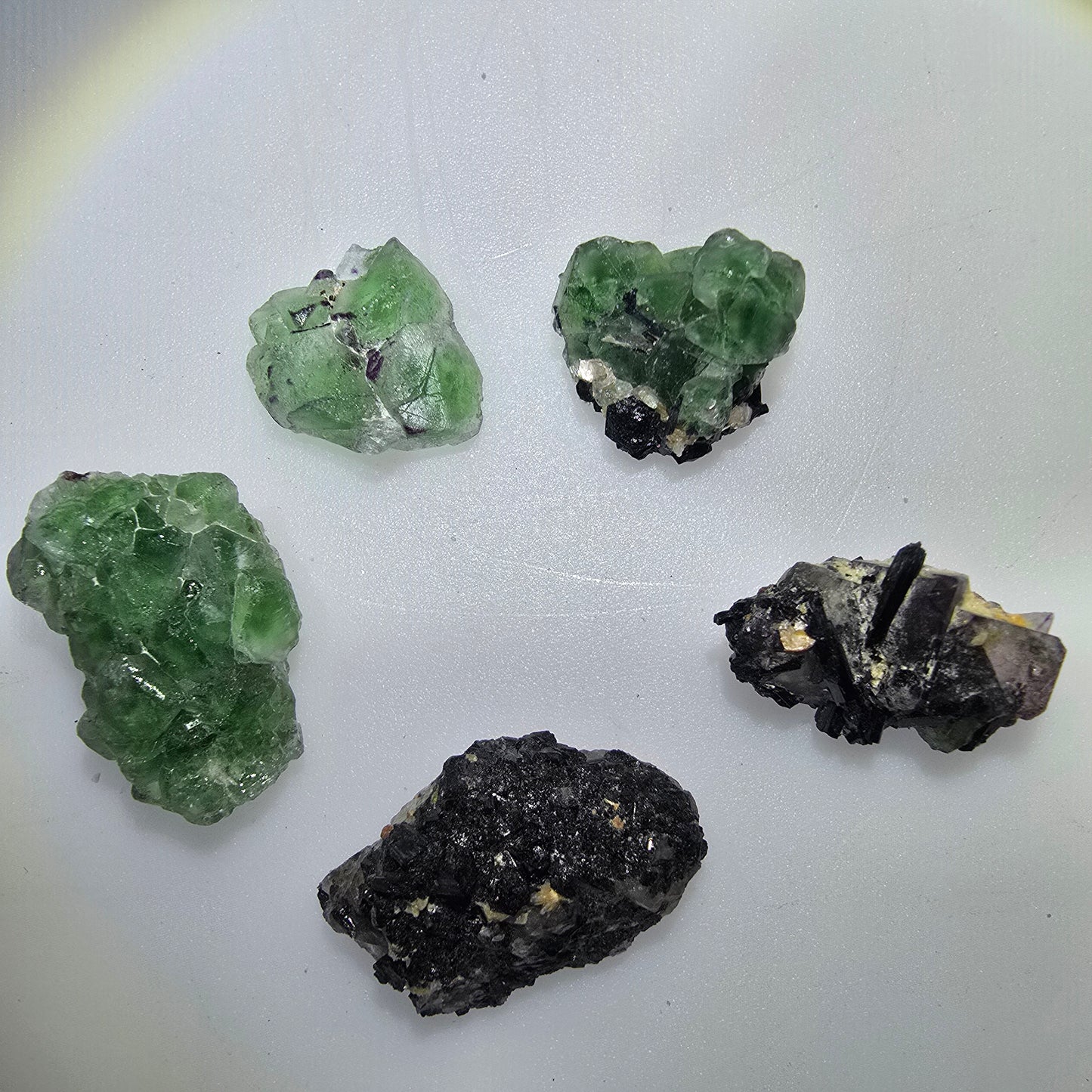 Lot de 5 pierres : fluorite fantôme, muscovite, tourmaline Schörl, Erongo, Namibie, 15-26 mm, réf. 12323 