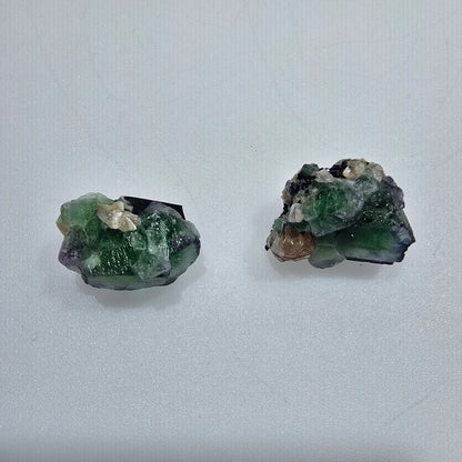 Lot de 2 pierres : fluorite fantôme, muscovite, tourmaline Schörl, Erongo, Namibie, 19 x 21 mm, réf. 12325 