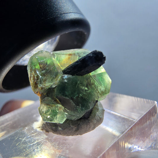 Phantom Fluorit, hexagonal, Schörl Turmalin Stufe Erongo, Namibia 16*15*13mm #12339