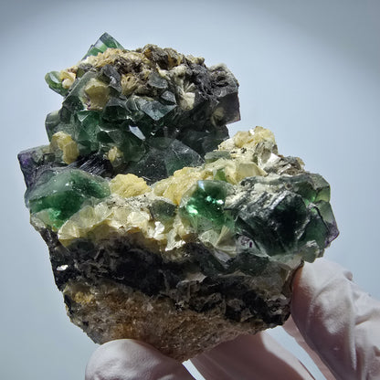 Grand fluorite fantôme, tourmaline schorl, muscovite sur matrice, Erongo Namibie 86*59*50mm #12359
