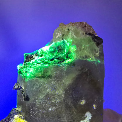 Bunte Fluorit, Rauchquarz, Schörl Turmalin, Muskovit, Hyalit Erongo, Namibia 91*65*38mm #12360