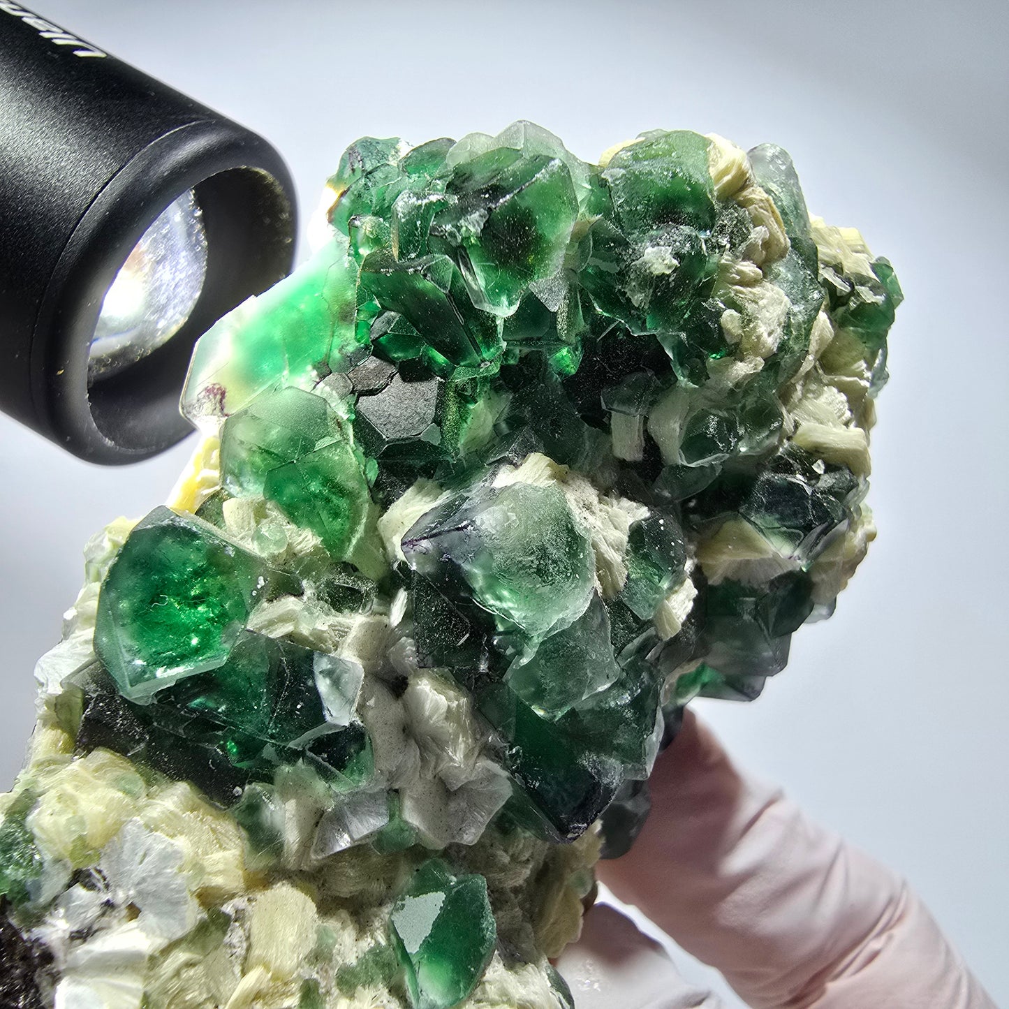Grande fluorine fantôme, tourmaline schorl, muscovite Erongo, Namibie 98*55*55mm #12361