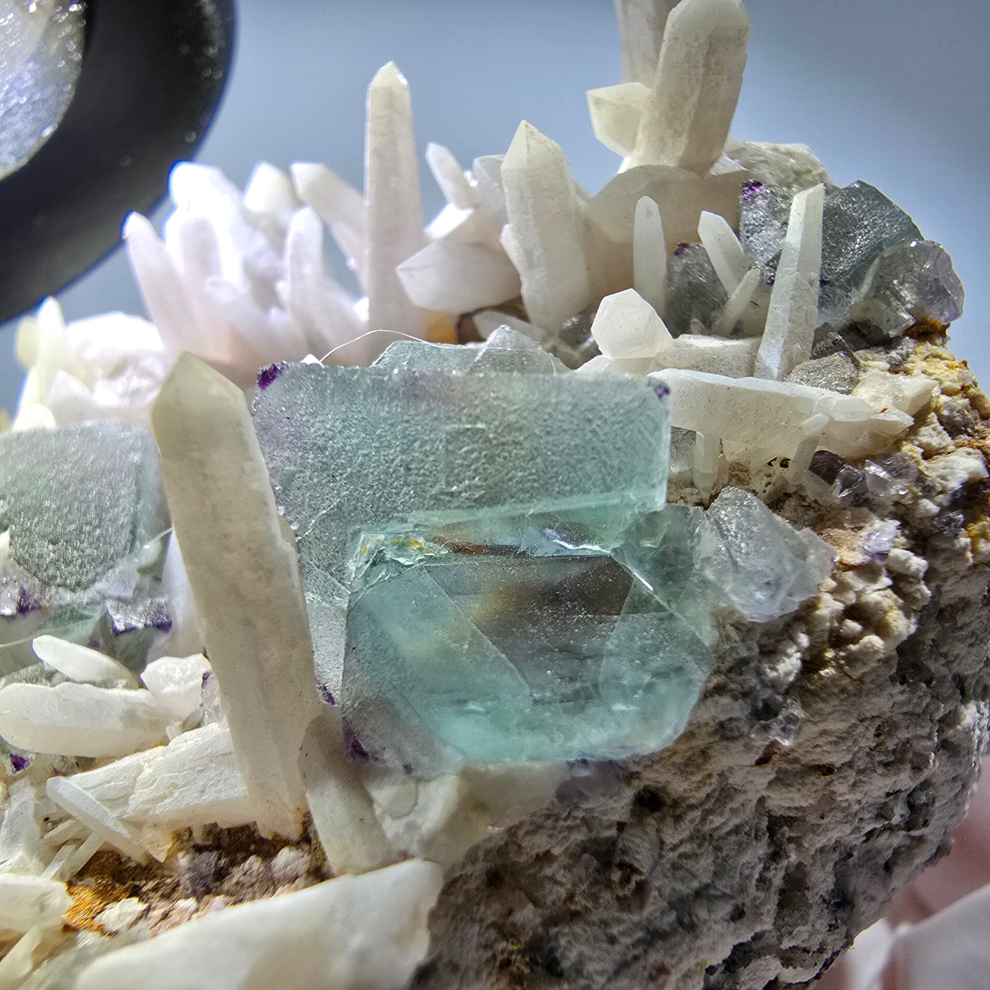 Große Phantom Fluorit, zonal, Quarz, Orthoklas Stufe Brandberg, Namibia 81*71*47mm #12363