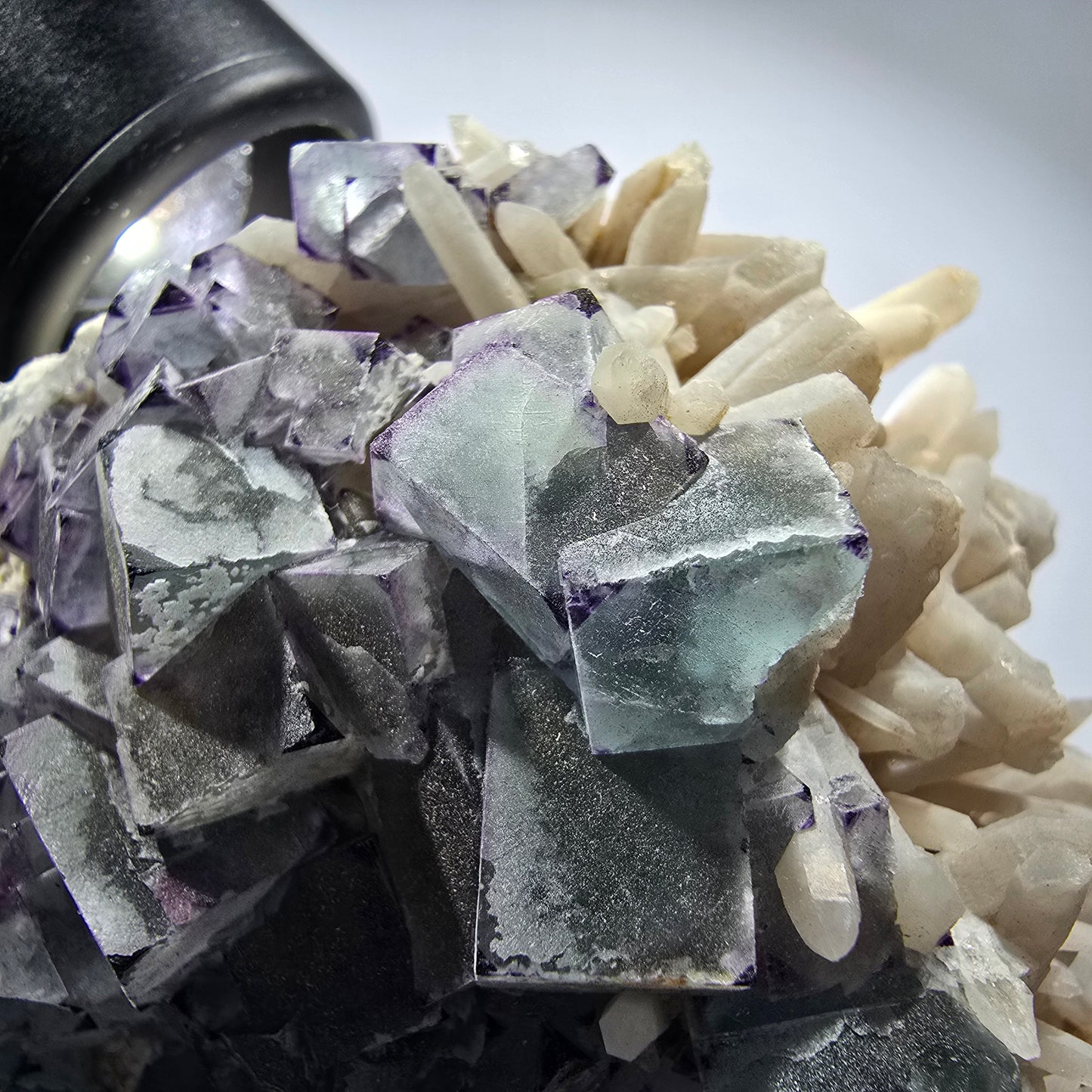 Große Phantom Fluorit, zonal, Quarz, Orthoklas Stufe Brandberg, Namibia 82*65*58mm #12364