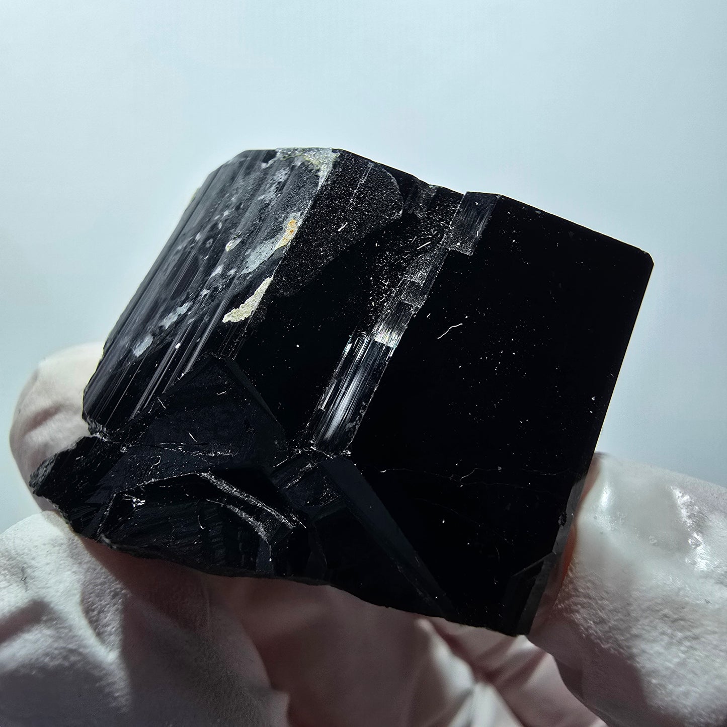 Tourmaline Schorl symétrique avec Hyalite Erongo, Namibie 40*32*32mm #12428