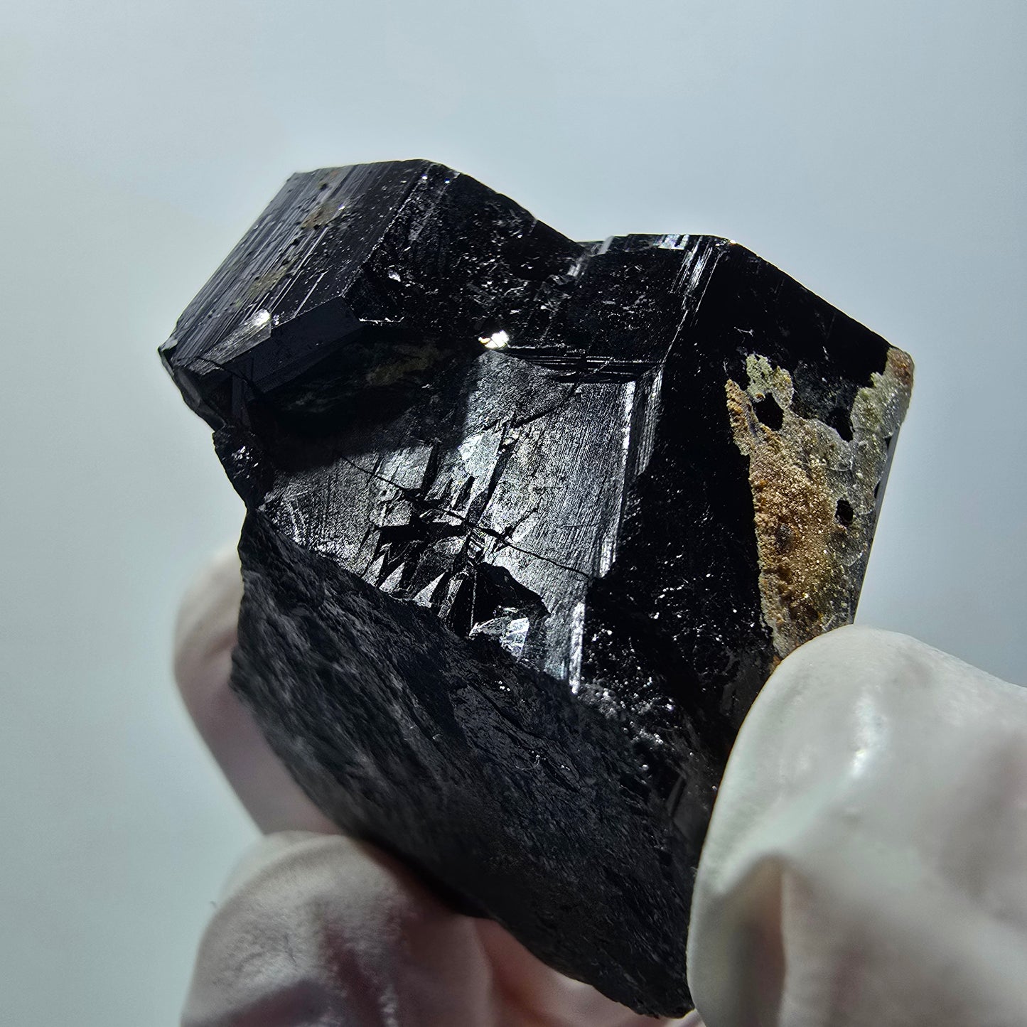 Tourmaline Schorl symétrique avec Hyalite Erongo, Namibie 40*32*32mm #12428